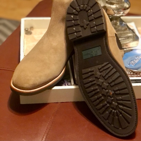 HOLIDAY SPECIAL: J CREW Suede Chelsea Boots - Picture 4 of 6
